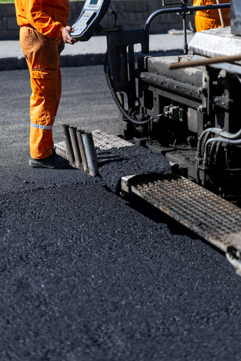 Can You Negotiate With a Paving Contractor in Riverside? (6 Tips That Work)